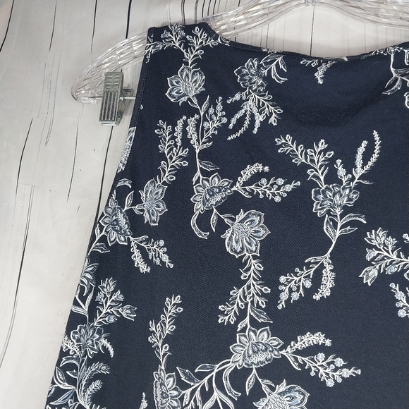 J.Jill Wearever Collection Floral Sleeveless Top - Navy and White - Picture 9 of 12